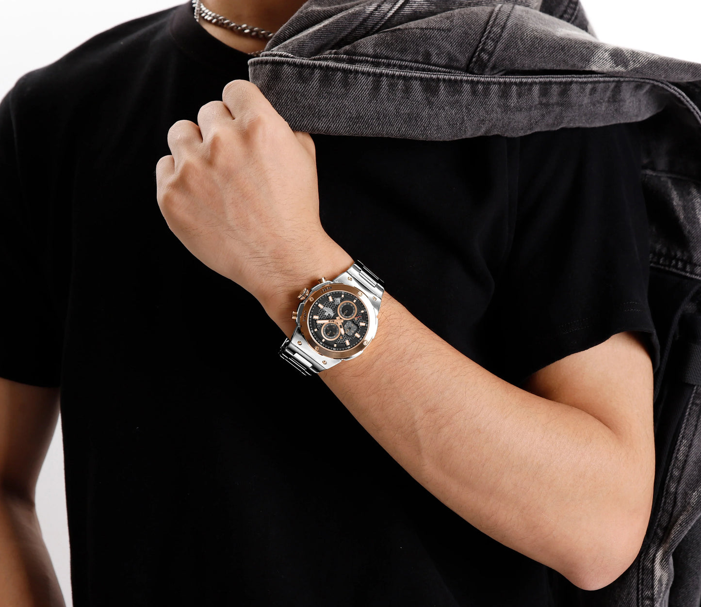 NAVIFORCE Watch 8072 Luxury Quartz Watch for Men.