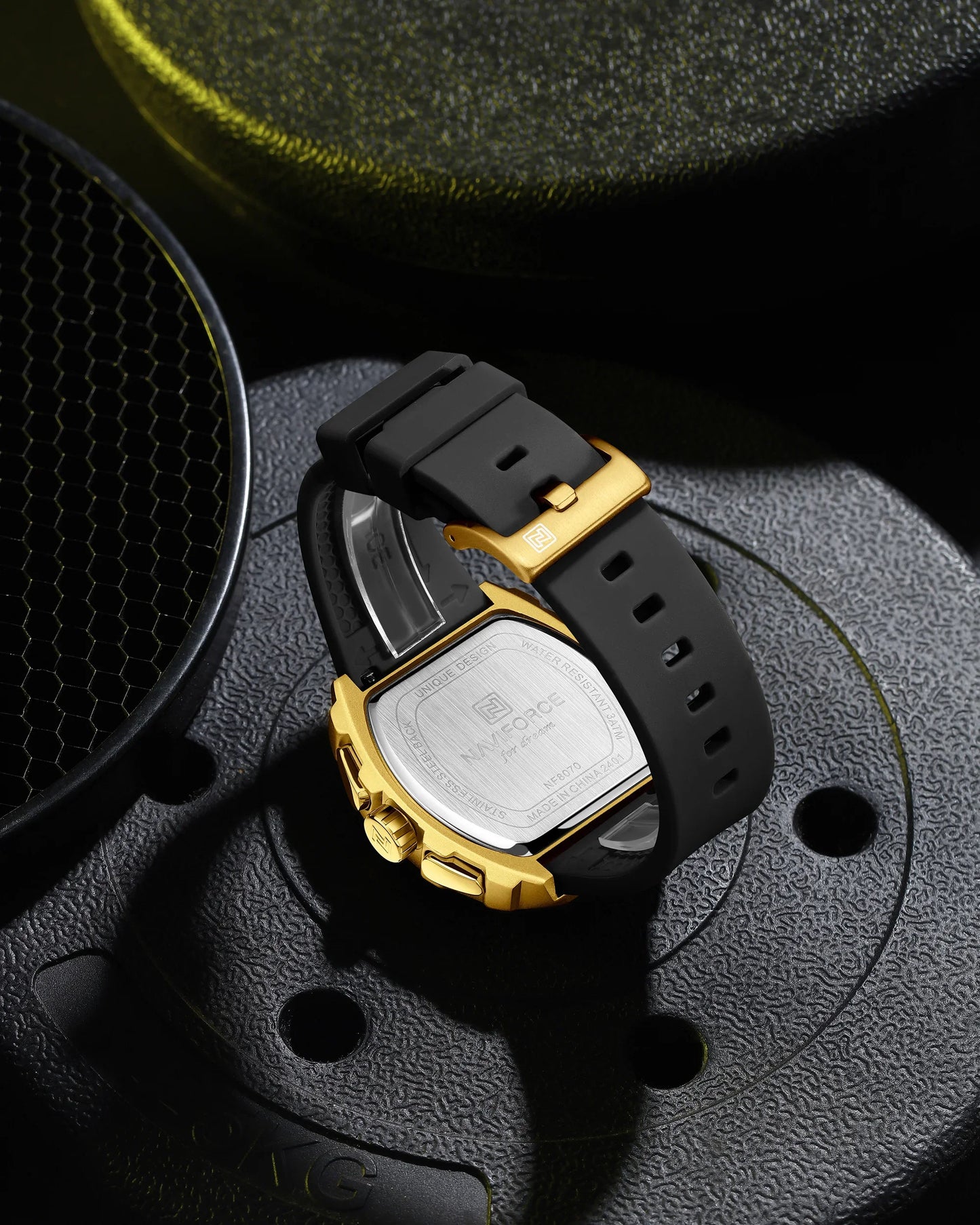 NAVIFORCE Watch 8070 Business Waterproof Quartz Watch.