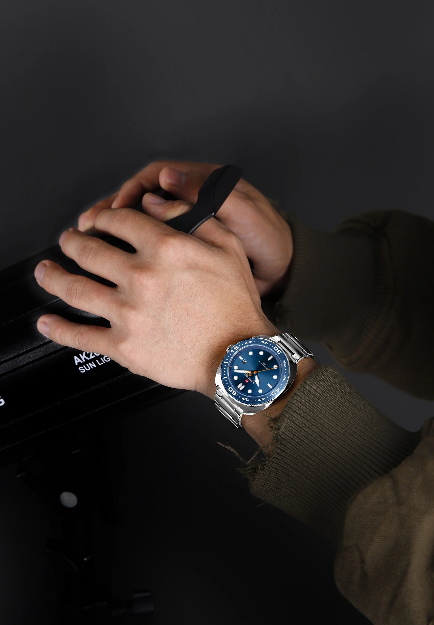 NAVIFORCE Watch 9250 Business Waterproof Quartz Watch.