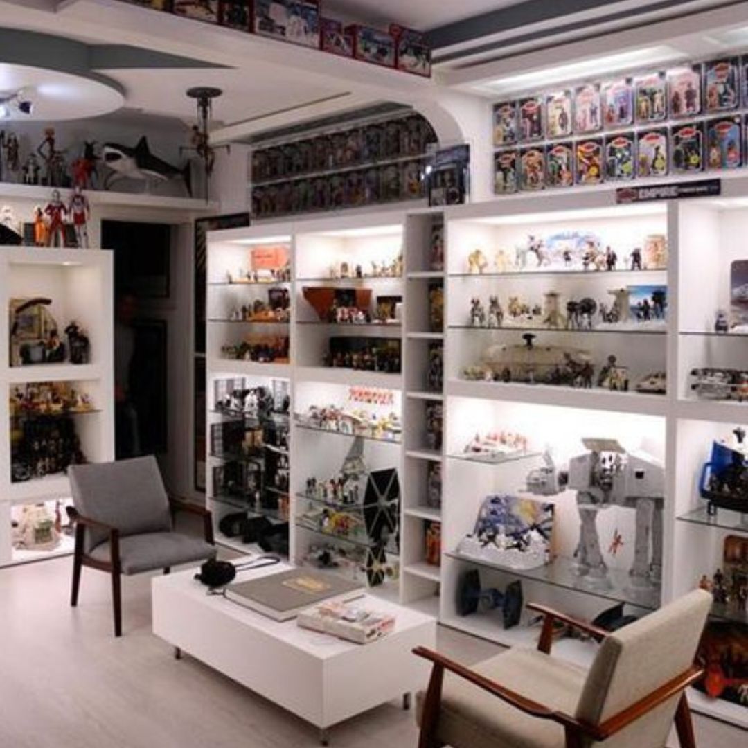 COLLECTIBLES ROOM (Instock)