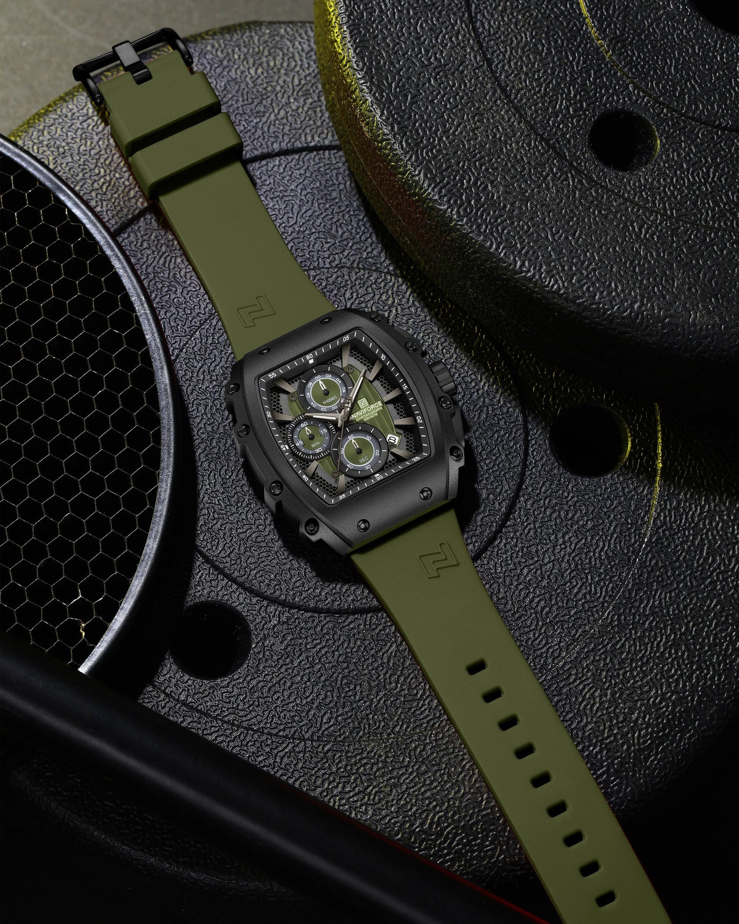 NAVIFORCE Watch 8070 Business Waterproof  Quartz Watch.