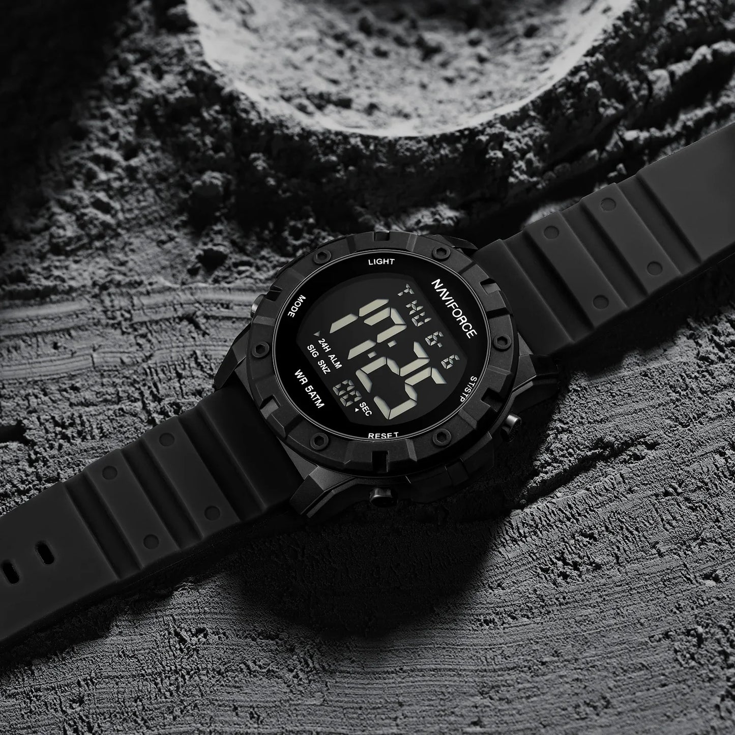 NAVIFORCE-7110 Sports Waterproof Meter