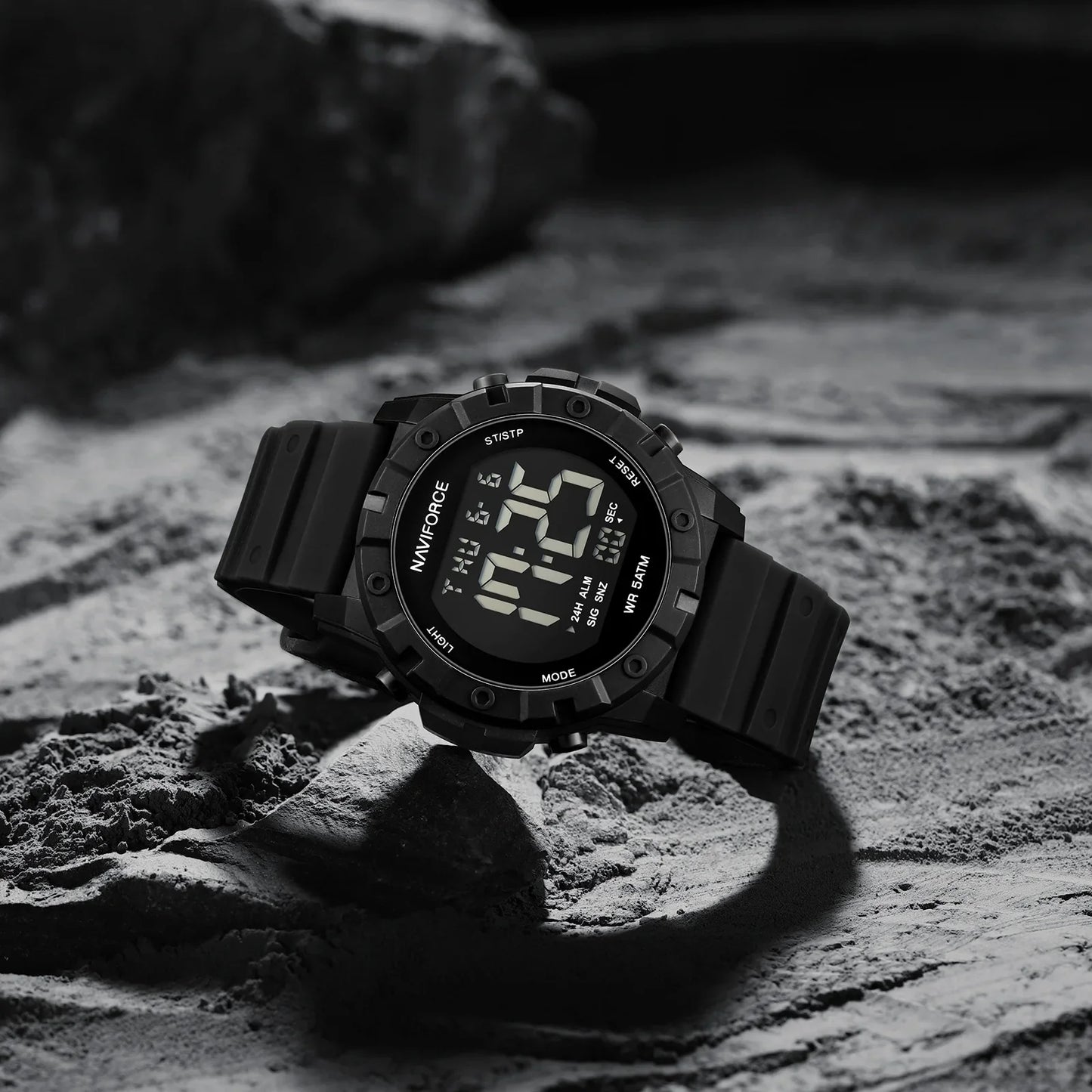 NAVIFORCE-7110 Sports Waterproof Meter