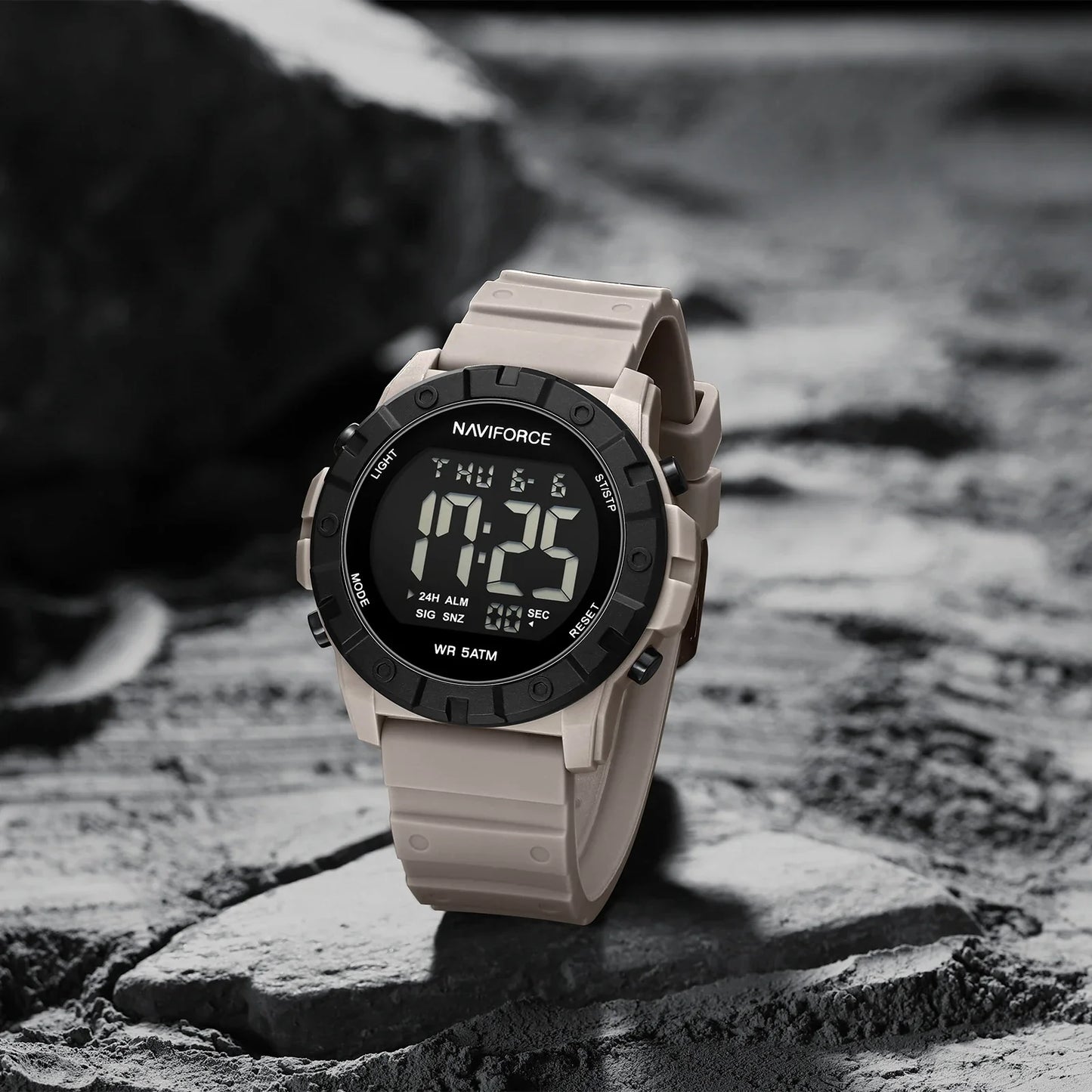 NAVIFORCE-7110 Sports Waterproof Meter