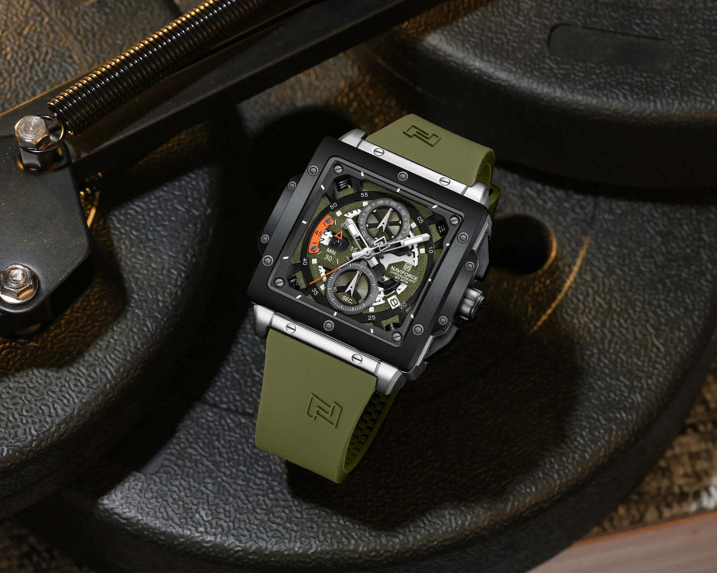 NAVIFORCE 8064-Luxury Quartz Watch for Men.