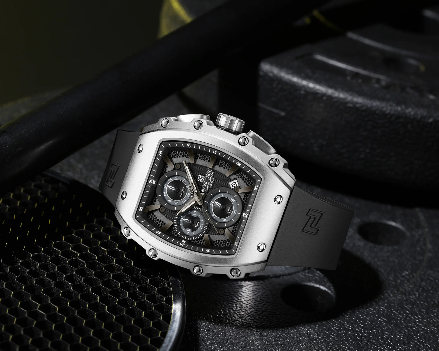 NAVIFORCE Watch 8070 Business Waterproof  Quartz Watch.