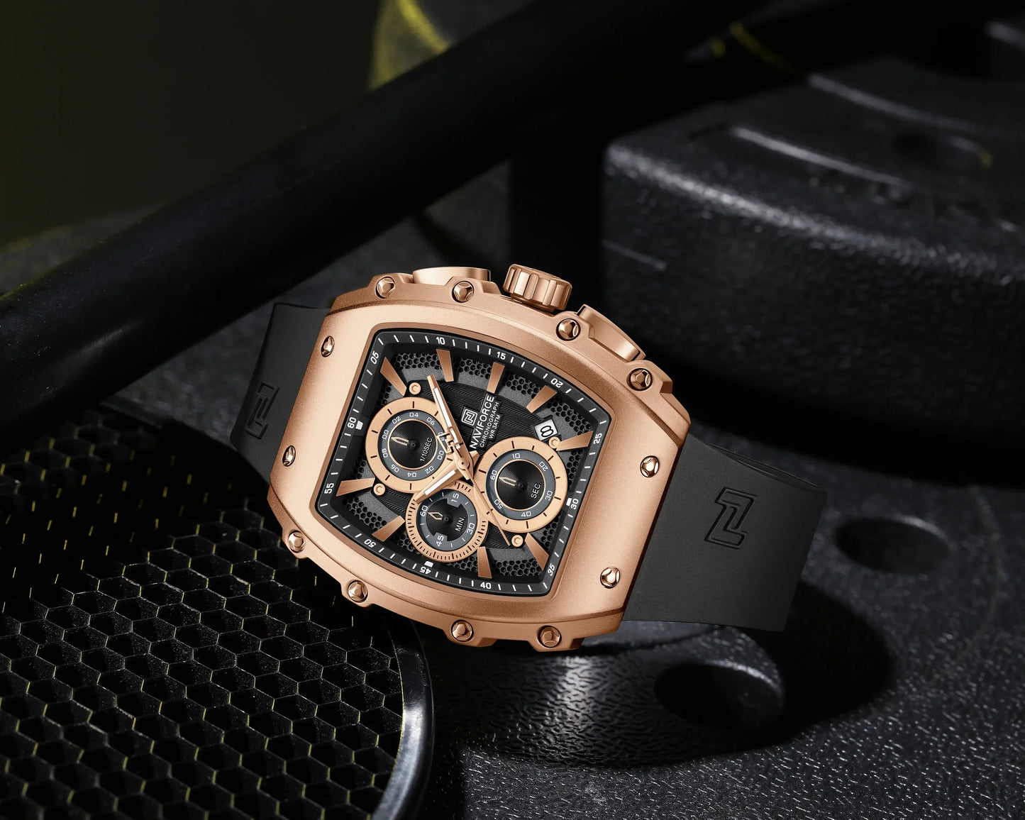 NAVIFORE Watch 8070 -Luxury Men's Timepiece