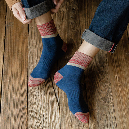 Autumn And Winter Men's  mid-leg socks.