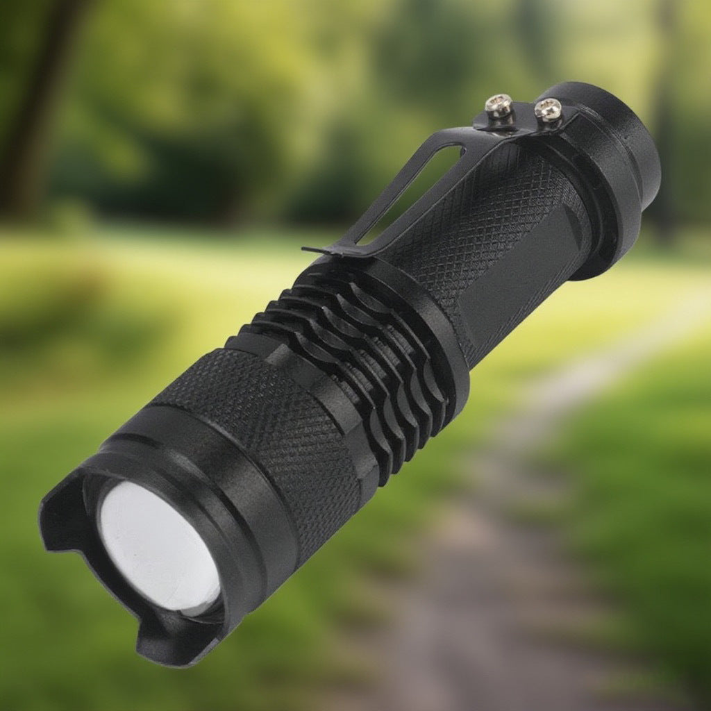 Survival Tools - Zoom Mini Flashlight