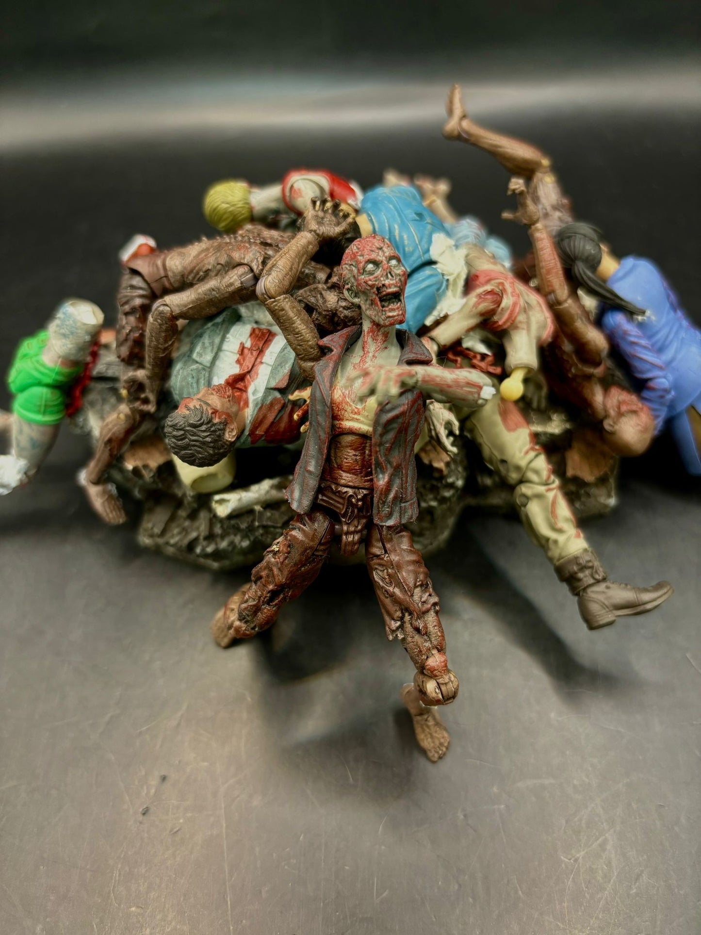 Custom figures -  Zombie Lab Zombie Mountain